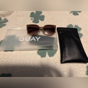 Quay Staycation Brown Sunglasses with Case
